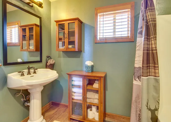Сasa de vacaciones Mtn-view Hilltop Hideaway W/ Deck In Show *